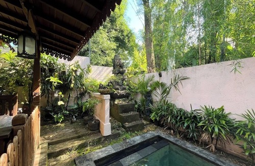 Penestanan Villa | Rustic 2 bedroom jungle retreat with AC in the heart of Ubud