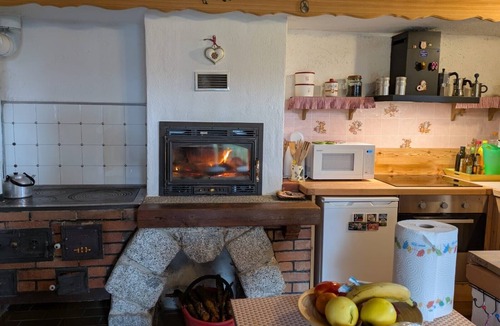 Praso Ski Chalet | Rustic Holiday Home “Baita Nido tra i Monti” with Mountain View & Terrace