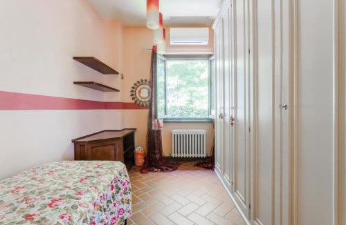 Vorno Apartment | Rustic Villetta with Garden, Pool and Parking