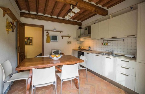 Piegaio Basso House | Rustichino, private pool house, WiFi, Lucca area