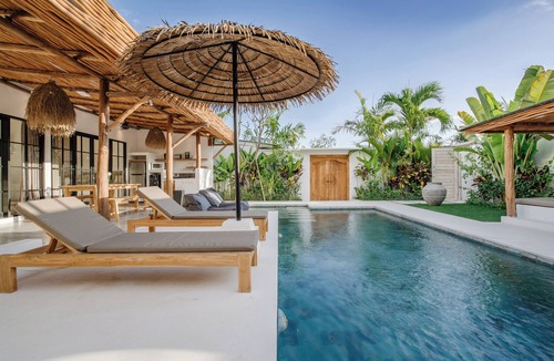 Beraban Villa | Ruta 1 Luxueuse 2CH à 350m de Nyanyi Plage & Proche du Luna Beach Club