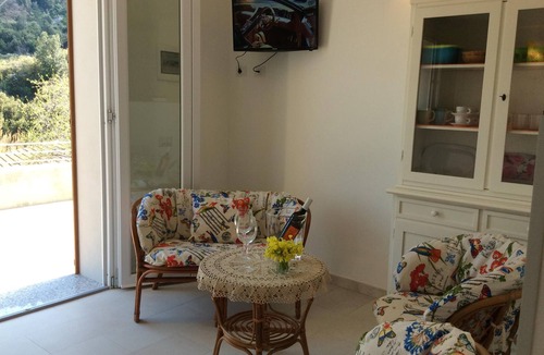 Sant' Andrea Apartment | S. Andrea Yellow House Terrace