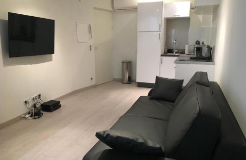 Antibes Old Town Apartment | Safranier Townhouse