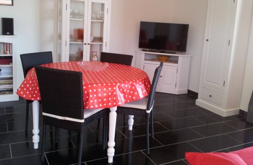 Saint-Tropez Apartment | Saint-Tropez Apartment new- 6 Pers-large terrace-Pk-pool-beach 50 m center 70