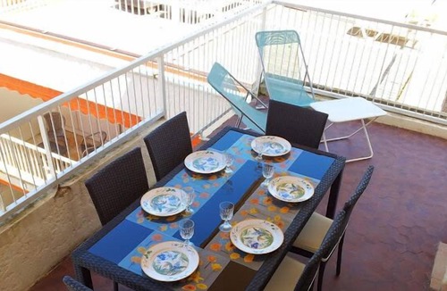Saint-Tropez Apartment | Saint-Tropez Apartment new- 6 Pers-large terrace-Pk-pool-beach 50 m center 70