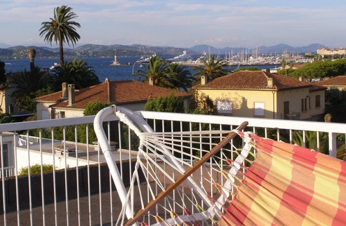 Saint-Tropez Apartment | Saint-Tropez Apartment new- 6 Pers-large terrace-Pk-pool-beach 50 m center 70
