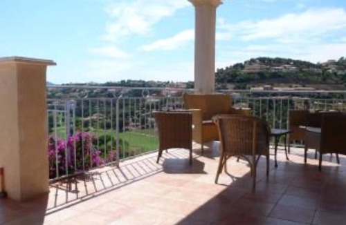 La Nartelle Villa | Sainte Maxime: In a residential area of Ste Maxime, overhanging the Golf course, large view on Ste Maxime and the golf of St Tropez, recent villas for 8 to 10 persons in a quiet and pleasant environement . Easy access to the beaches and Shopping center.