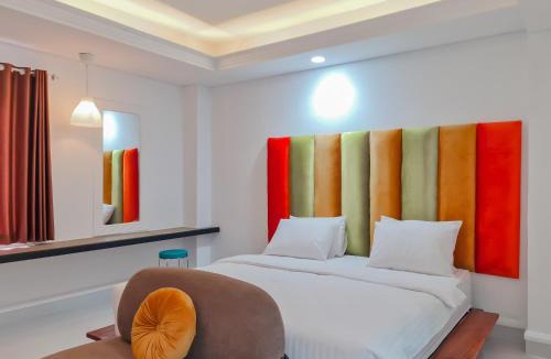Cikampek Hotel | Sans Hotel Grand Sabaraya Cikampek