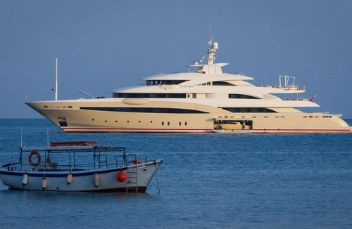 Akrotiri Villa | Santorini Beach Cave, Seaside Accommodation, 7 Footsteps to the sea!