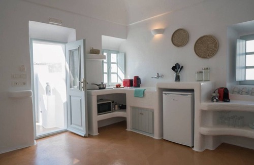 Emporio House | Santorini-treasures Rosemary villa traditional