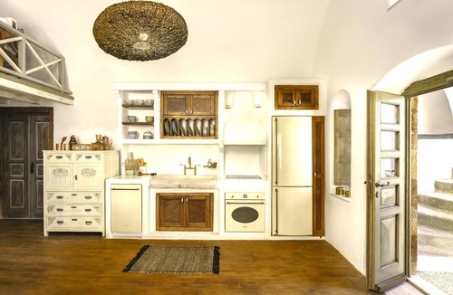 Pyrgos Villa | Santorini Vista Legacy Retreat - Live the history, wake to the view!