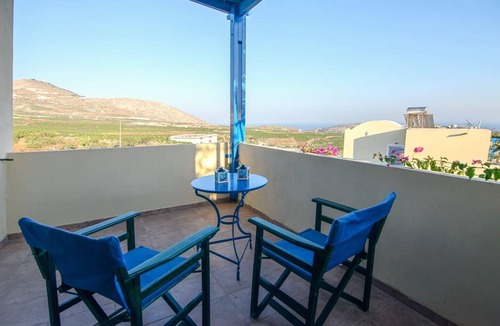 Megalochori Apartment | Santorious Quiet Apartment