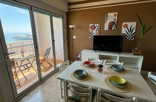 Lignano Sabbiadoro Apartment | Scenografico fronte mare, 5 piano con terrazzo e P privato