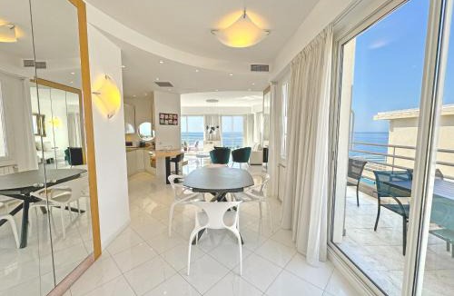 Les Baumettes Apartment | Sea Front Penthouse Cote d Azur
