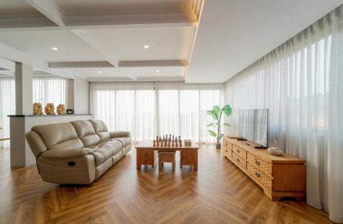 Batam Villa | SEA TO SKY Villa - 4 Bedrooms Ocean View