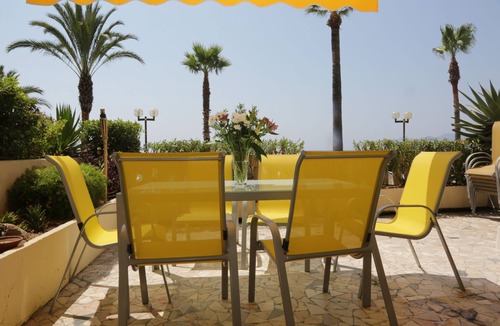 Cannes City Centre Apartment | Sea view, Beach-Front Cannes Apart, Central, 2 Bed/2 Bath,A/C,Parking, Wifi