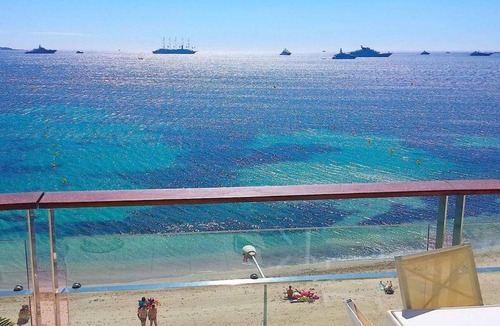 Pointe Croisette Apartment | Sea View Flat, beach access by GuestReady
