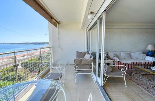 Pointe Croisette Apartment | Sea View Flat, beach access by GuestReady