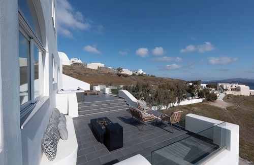 Akrotiri Apartment | Sea View Villa with Private Hot Tub and Pool in peacefull Akrotiri