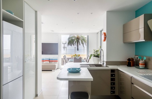 Cannes City Centre Apartment | Seafront apartment with large terrace