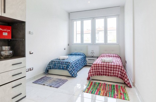 Calambrone Apartment | Seaside Flat with Swimming Pool and Private Parking
