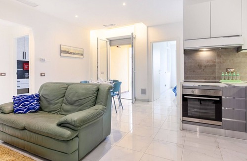 Calambrone Apartment | Seaside Flat with Swimming Pool and Private Parking