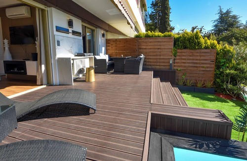 Cannes La Bocca Apartment | Seaside getaway : private pool and few steps from the Beach