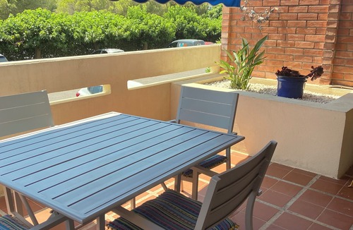 Frejus Port Apartment | Seasonal rental Two-room apartment 48 m2 Frejus plage et du Port. Terrace 15 m2.