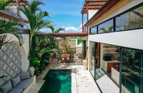 Cemagi Villa | Seseh 1BR Pool Villa Rooftop-5mins ride to Seseh BEACH