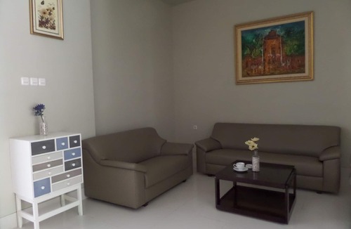 Klojen Hotel | Shinta Guest House