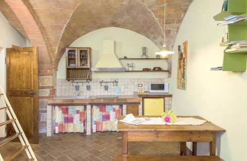 Castel San Gimignano Apartment | Simona delightful studio apartment with pool view