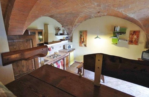 Castel San Gimignano Apartment | Simona delightful studio apartment with pool view