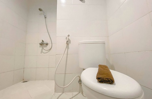 Jatingaleh Apartment | Simple White Accent Studio At Apartment Paltrow City