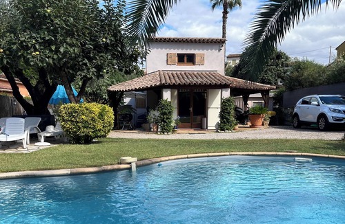La Colle-sur-Loup House | Single-storey, air-conditioned house with private pool.