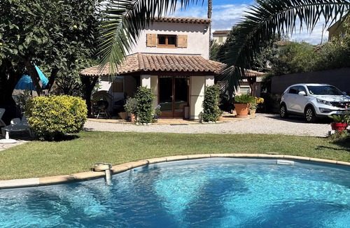 La Colle-sur-Loup House | Single-storey, air-conditioned house with private pool.