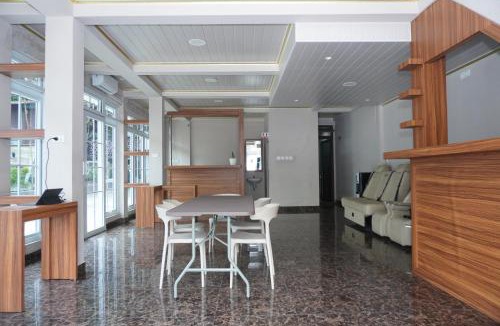 Parapat Hostel | Sinok Homestay Parapat