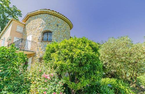 Le Bar-sur-Loup Apartment | Sleep 8 flat near cannes and grasse french riviera