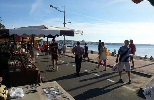 Frejus Plage Apartment | Sleeps 4. On the beach front with sea view, at 20 m from the beach, wi
