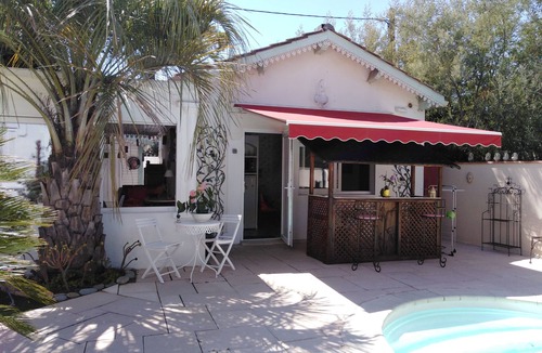 Saint-Aygulf Apartment | Small 30m2 house for 2 people on private property with swimming pool