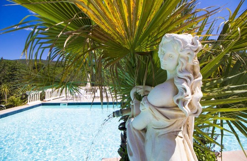 Campiglia Marittima Ski Chalet | Small Villa near the Pool in a fantastic Park