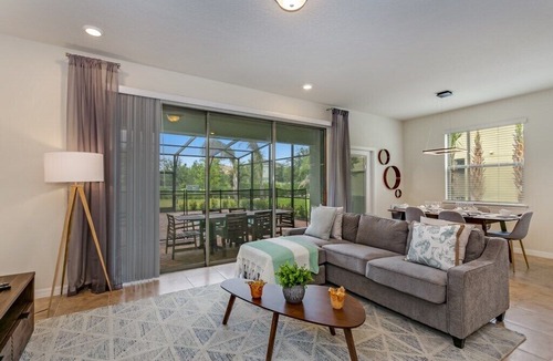 Briargrove House | Solterra Sleep 12 Next Disney Water Slides/Cabanas & More