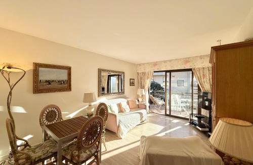 Mandelieu-la-Napoule Beach House | Somptueux deux pieces, entre mer & piscine !