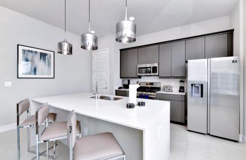 Reunion Apartment | Sophisticated Condo Near Disney With Resort & Waterpark Access - B51-107