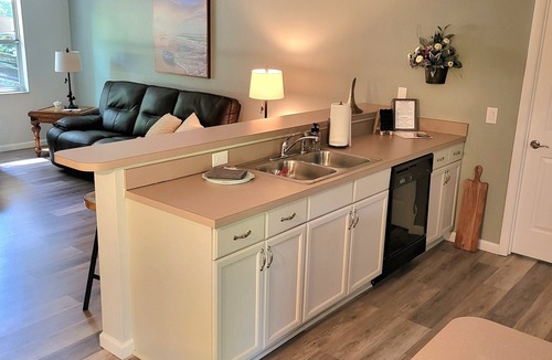 Mount Plymouth House | Sorrento Cottage 2/2 1 Level, No Stairs, Mt Dora & Rock Springs just 10 min