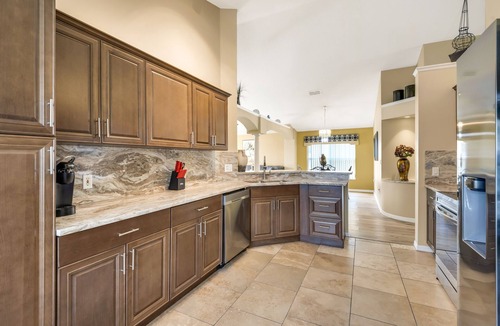 Eagle Pointe South House | SOUTHFACING Private Pool, Lakeview,4 BR-2 Bath,Ultra Clean Modern,10 min Disney