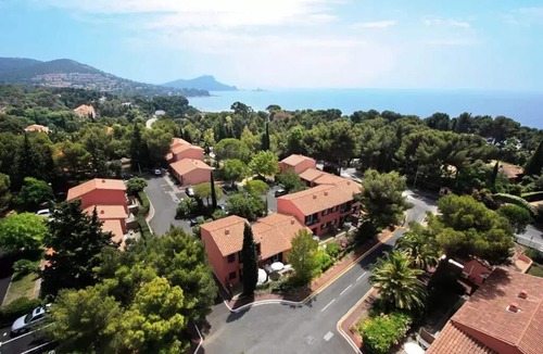 Boulouris-sur-Mer Apartment | SOWELL RESIDENCES Green Oaks * - Superior 2-Room Apartment 4 People