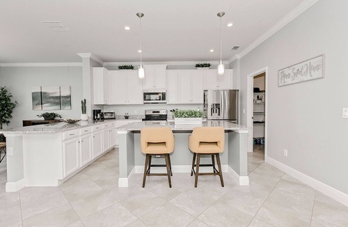 Sanford House | Spacious 4 Bed Home near Orlando Gated+Pool Access