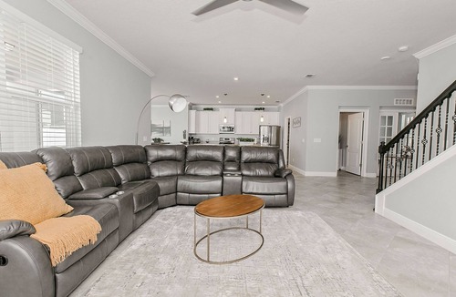 Sanford House | Spacious 4 Bed Home near Orlando Gated+Pool Access