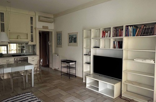 Querceta Apartment | Spacious 4-bedroom apartment with WiFi, AC in Seravezza