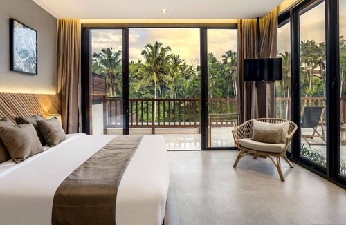 Pejeng Kawan Villa | Spacious 4 BR Villa with Garden View